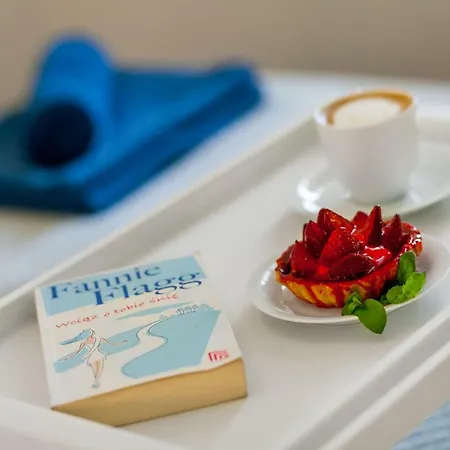 Black&white - Royal - Free Parking